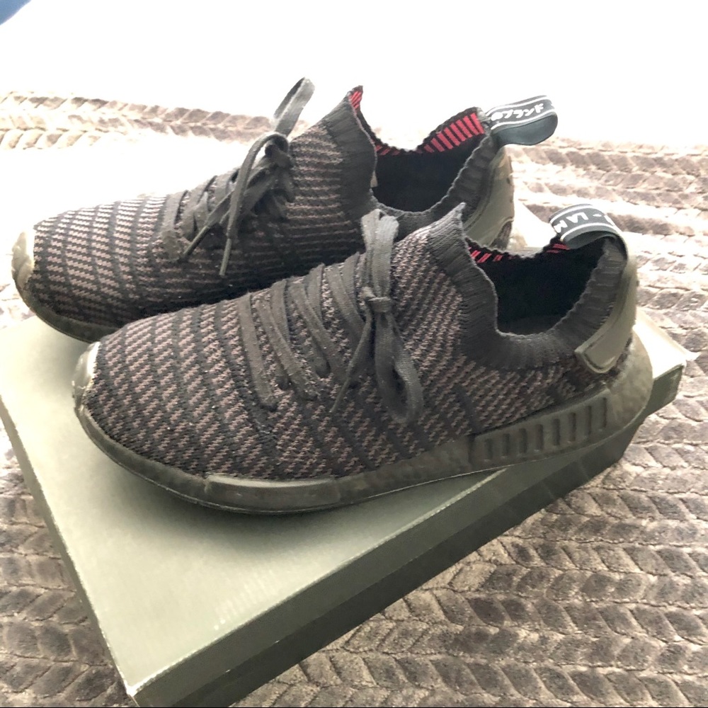 NMD R2
